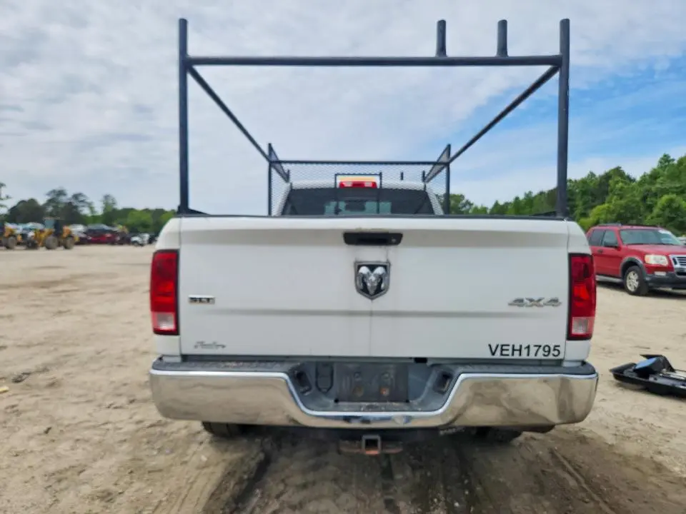 2014 RAM 1500 SLT  