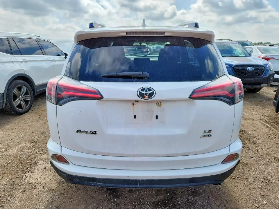 2016 TOYOTA RAV4 LE  