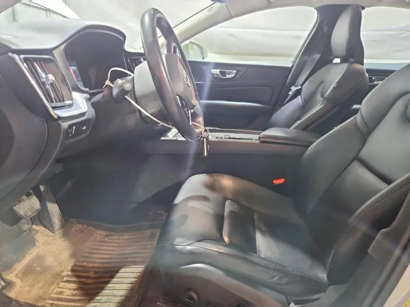 2019 VOLVO S60 T5 MOMENTUM  