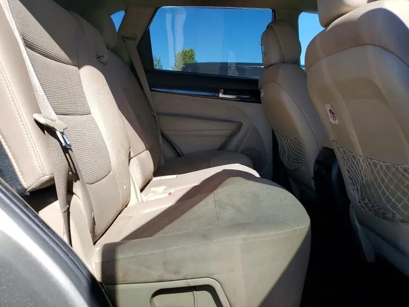 2014 KIA SORENTO LX  