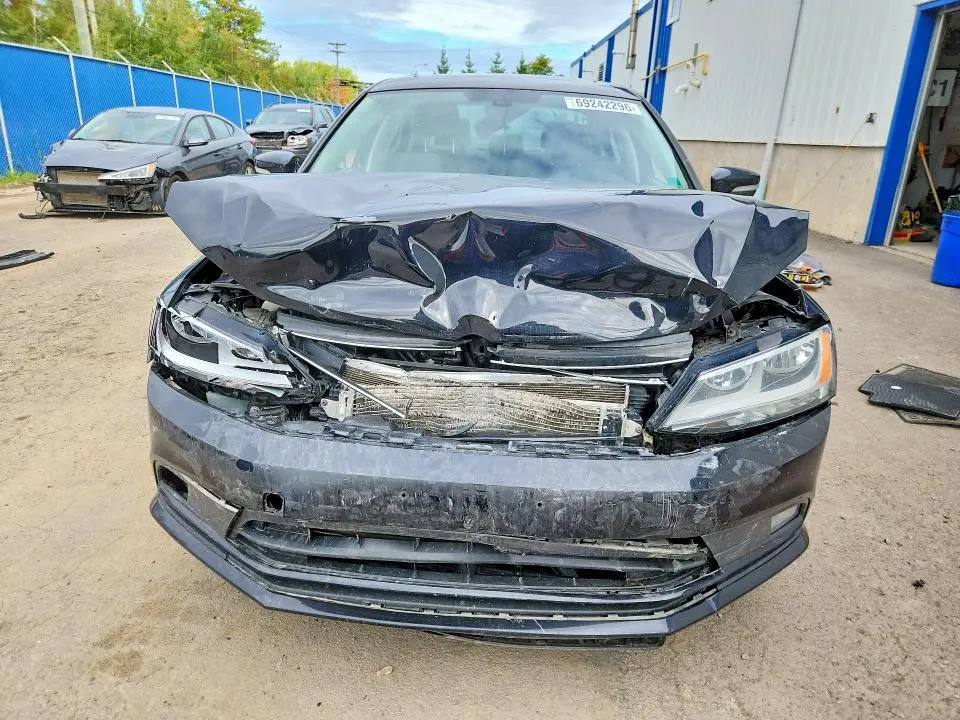 2016 VOLKSWAGEN JETTA SEL  