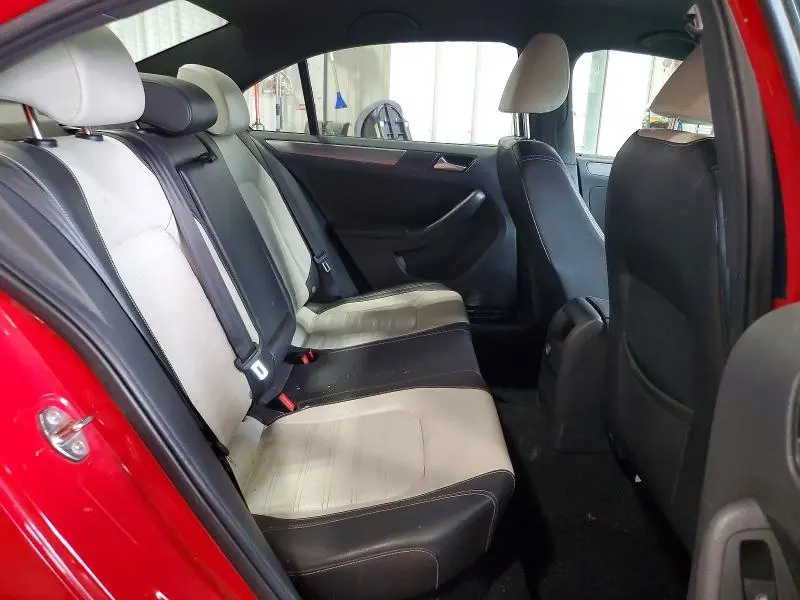 2016 VOLKSWAGEN JETTA SPORT  
