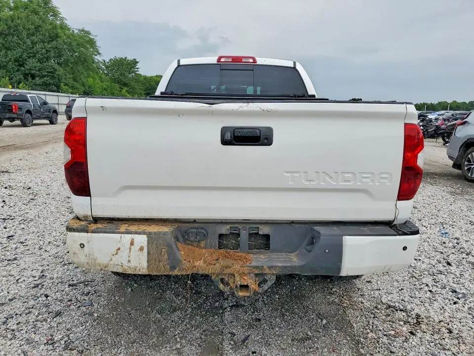 2017 TOYOTA TUNDRA SR5  