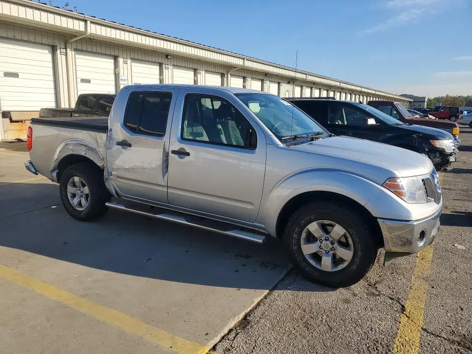 2010 NISSAN FRONTIER SE V6  