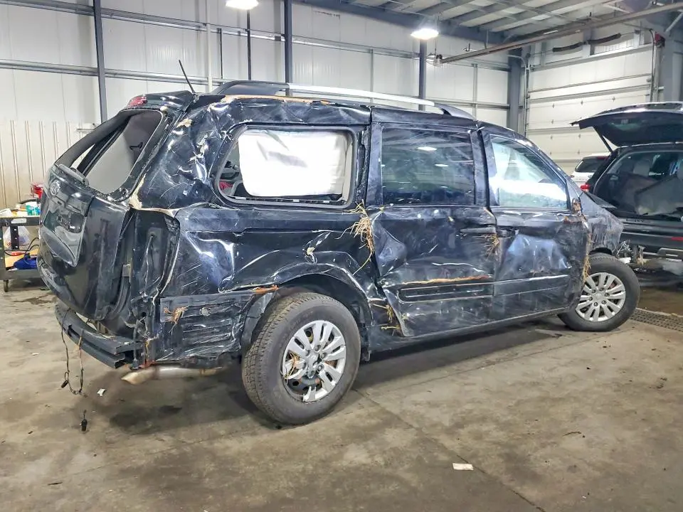 2012 KIA SEDONA LX  