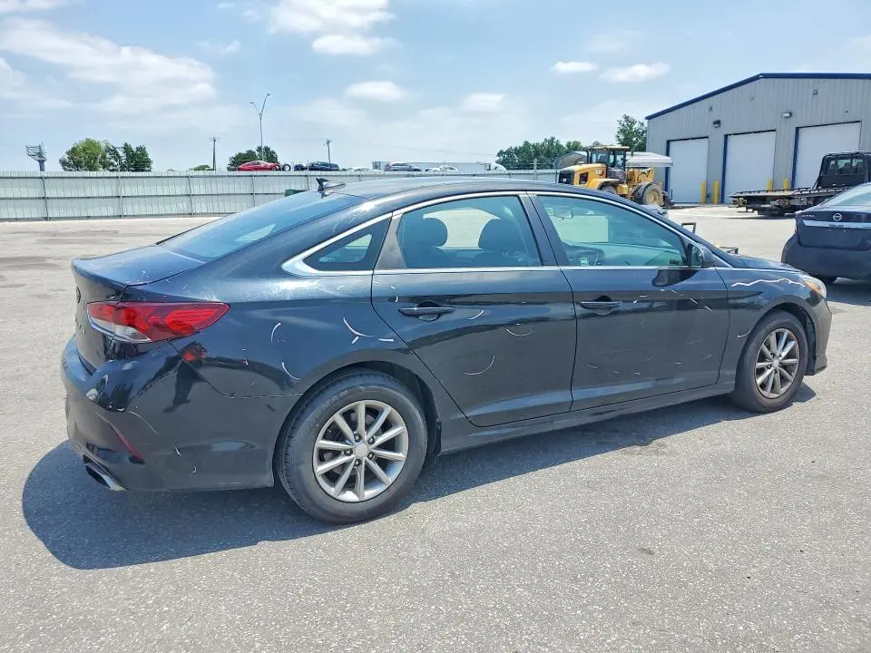 2018 HYUNDAI SONATA SE  