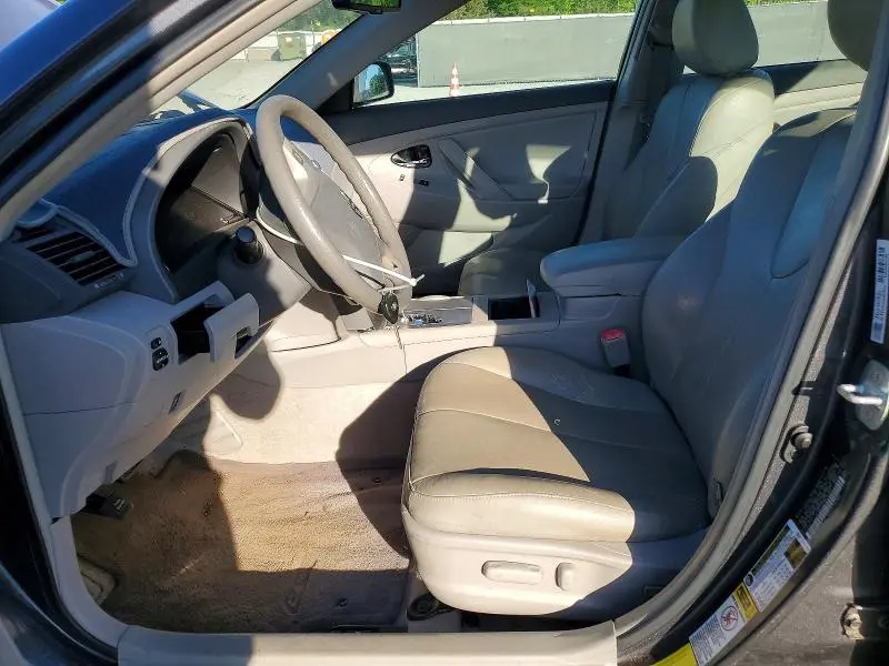 2011 TOYOTA CAMRY LE  