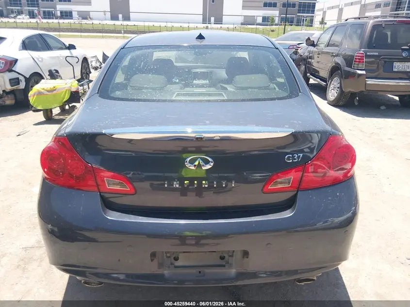 2013 INFINITI G37 JOURNEY