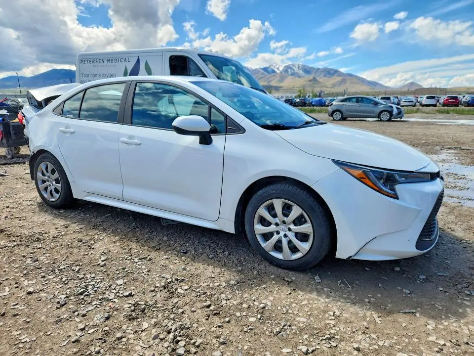 2022 TOYOTA COROLLA LE  