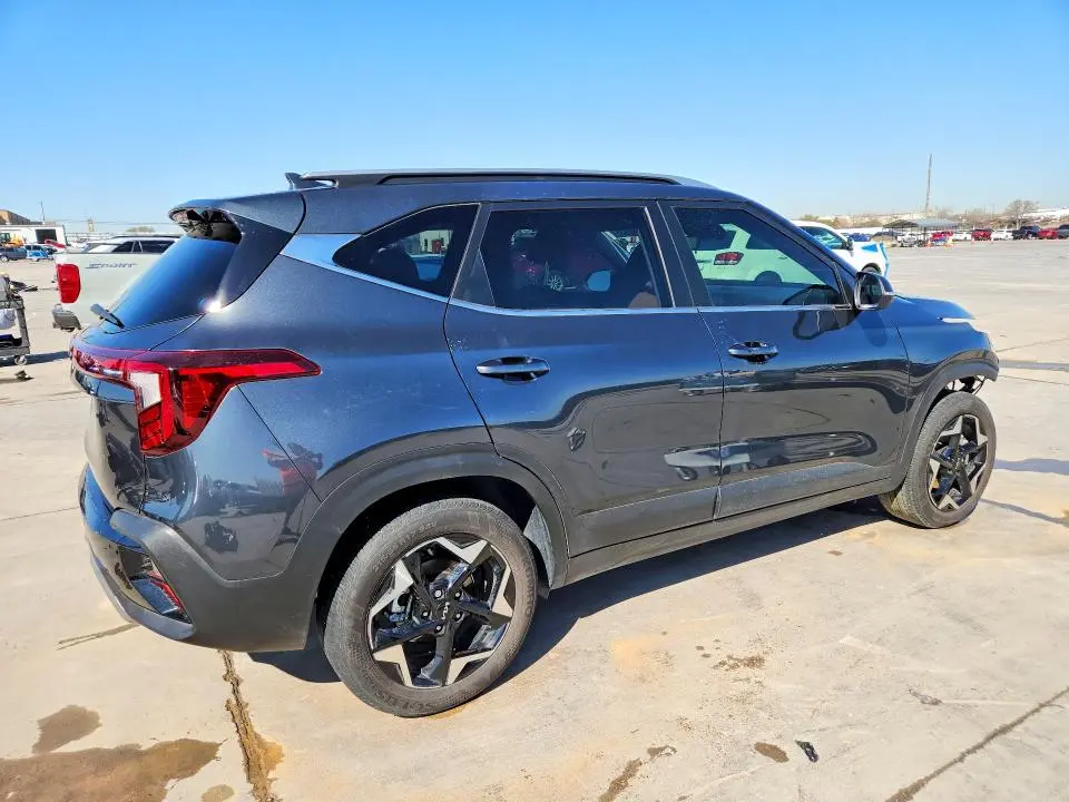 2025 KIA SELTOS EX  