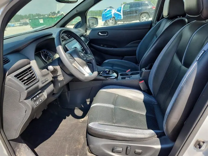2019 NISSAN LEAF SL  