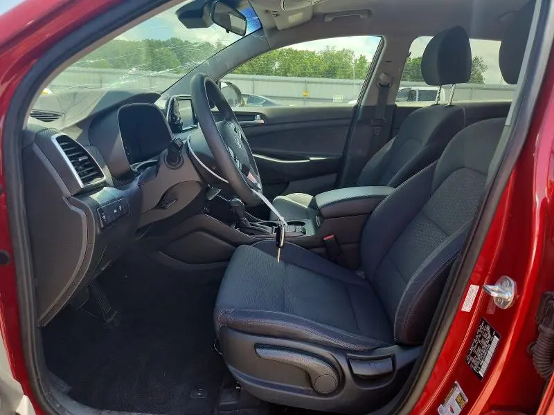 2021 HYUNDAI TUCSON SE  