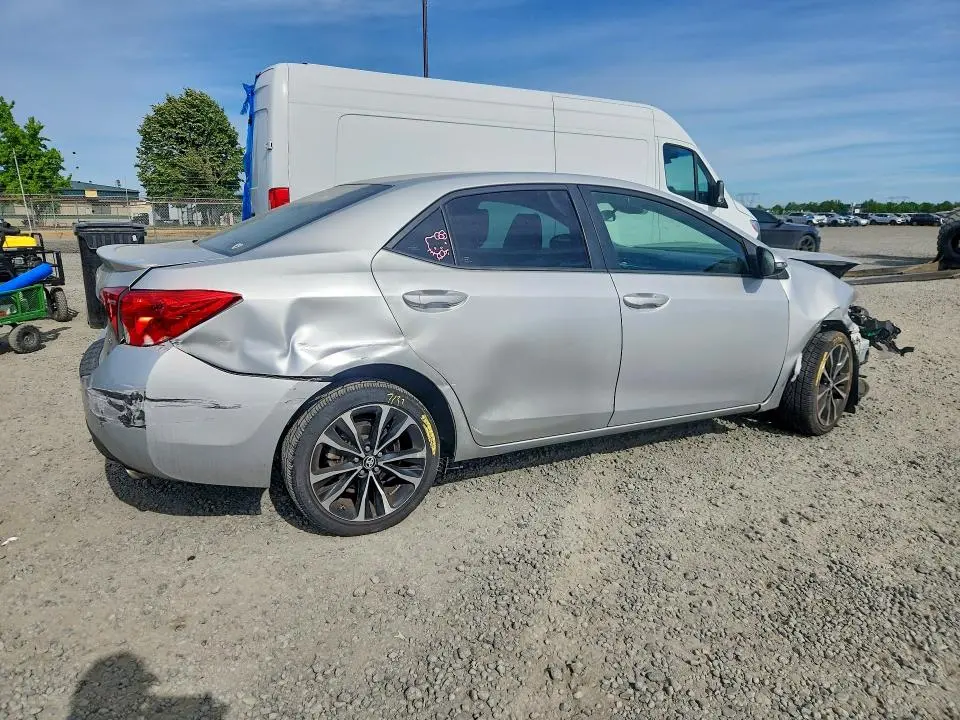 2017 TOYOTA COROLLA SE  