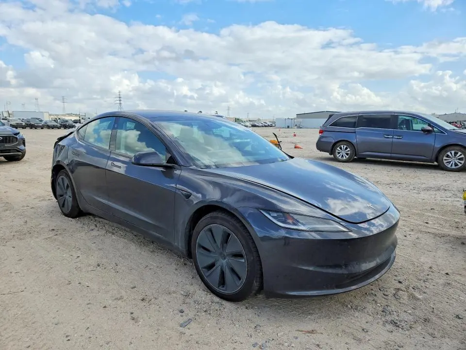 2024 TESLA MODEL 3   