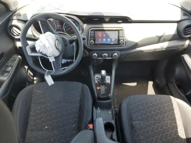 2022 NISSAN KICKS S  