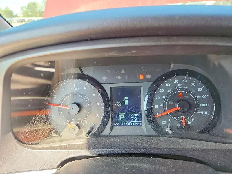 2017 TOYOTA SIENNA LE  