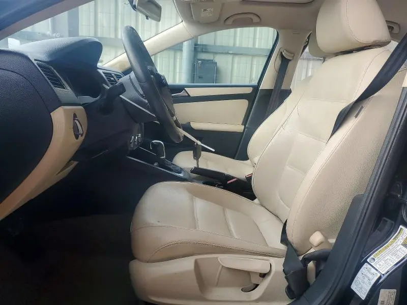 2012 VOLKSWAGEN JETTA SE  