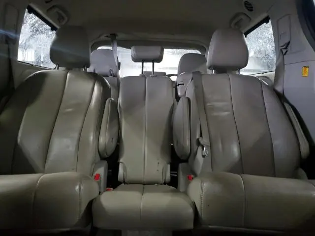 2012 TOYOTA SIENNA XLE  