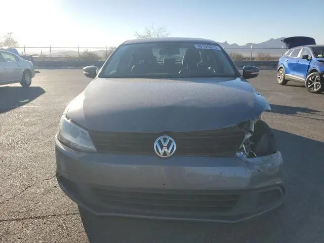 2011 VOLKSWAGEN JETTA SE  