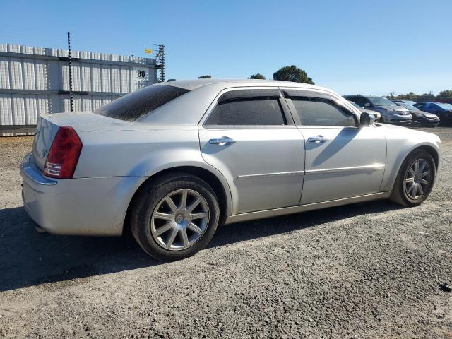 2010 CHRYSLER 300C 