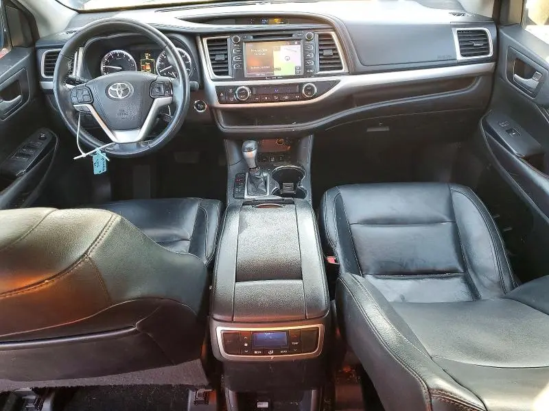 2016 TOYOTA HIGHLANDER XLE  