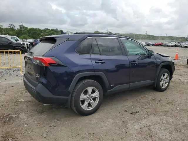 2021 TOYOTA RAV4 XLE  