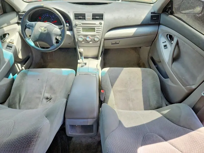 2010 TOYOTA CAMRY LE  