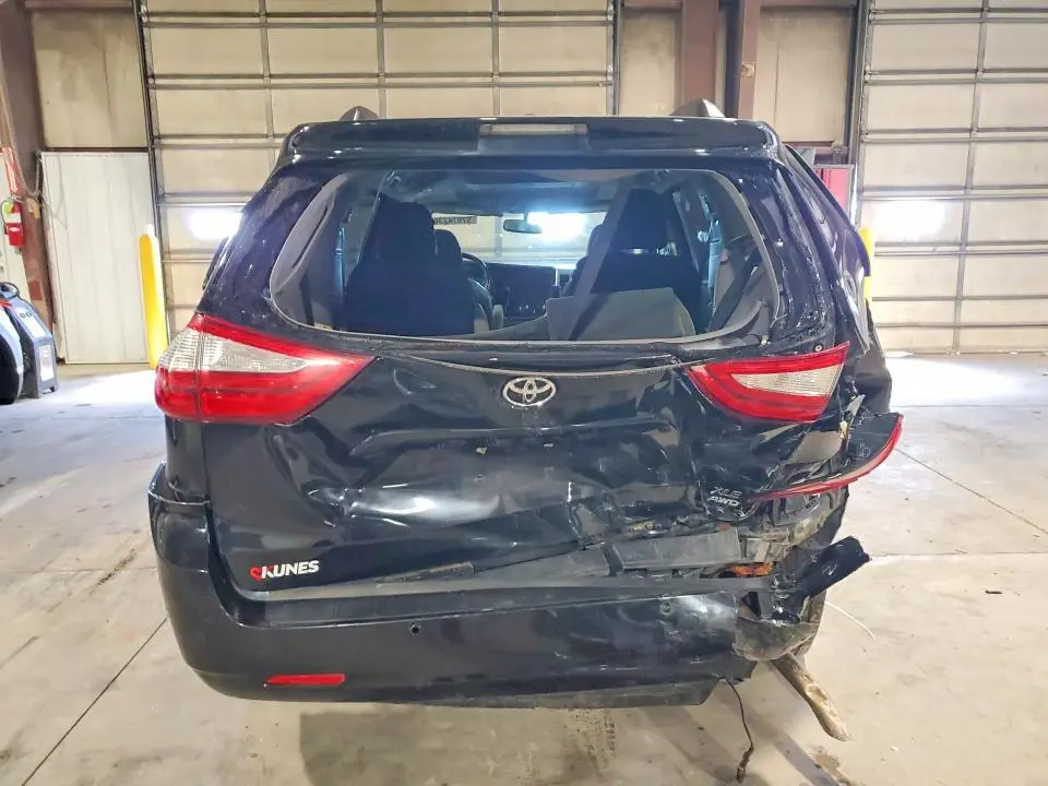 2015 TOYOTA SIENNA XLE PREMIUM 7-PASSENGER  