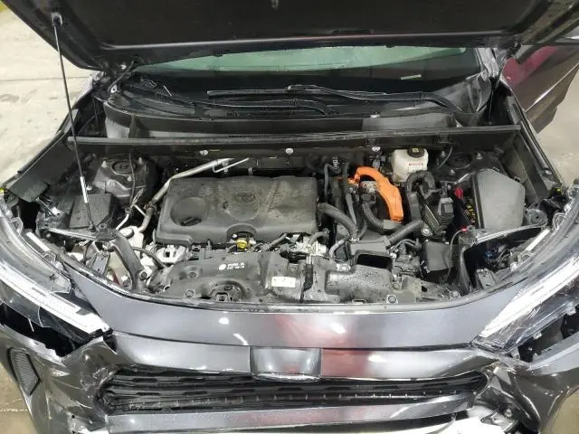 2022 TOYOTA RAV4 XLE  
