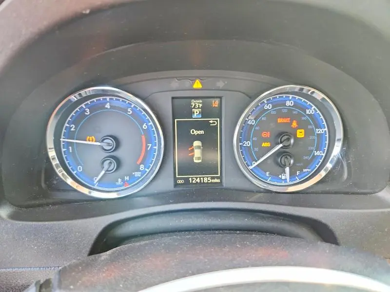 2017 TOYOTA COROLLA SE  