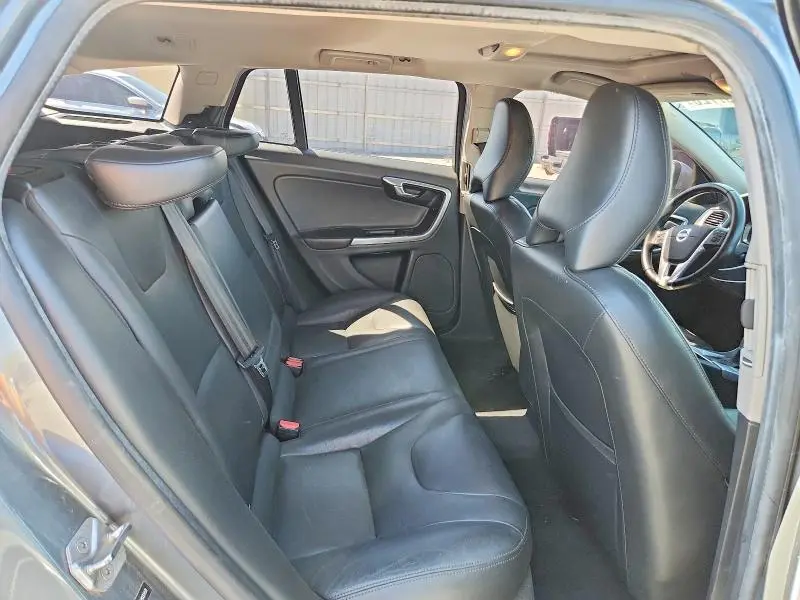 2017 VOLVO V60 T5 PREMIER  