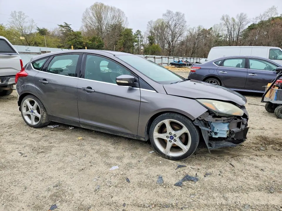 2012 FORD FOCUS TITANIUM  
