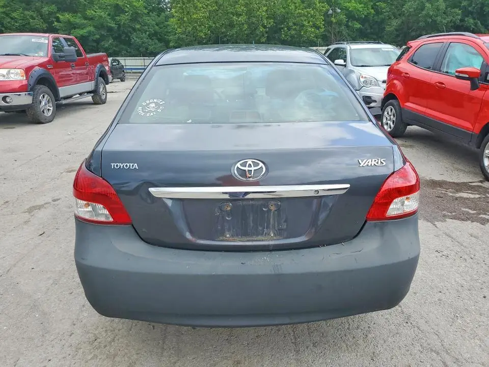 2010 TOYOTA YARIS BASE  