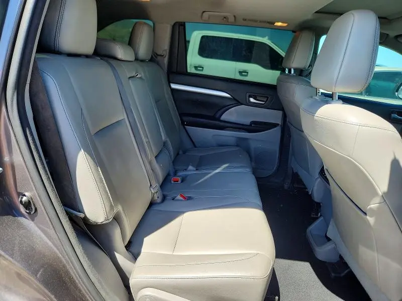2017 TOYOTA HIGHLANDER XLE  