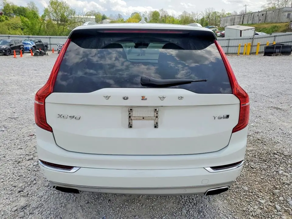 2016 VOLVO XC90 T6  
