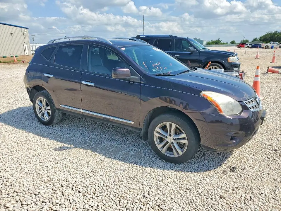 2013 NISSAN ROGUE S  