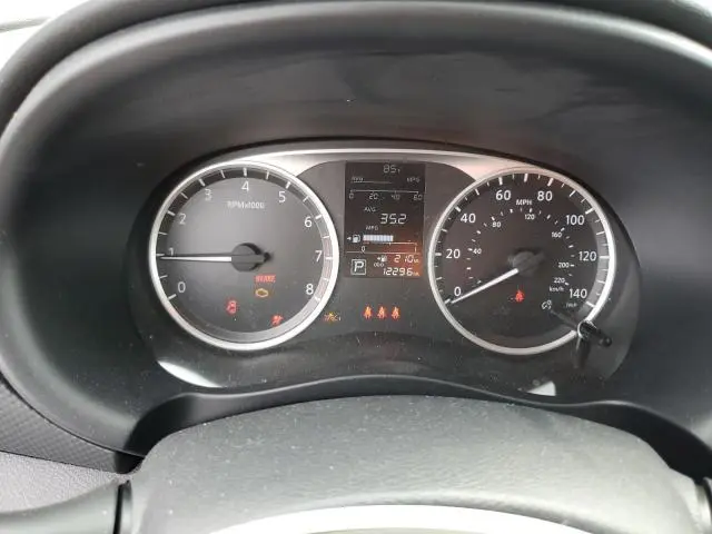 2023 NISSAN KICKS S  