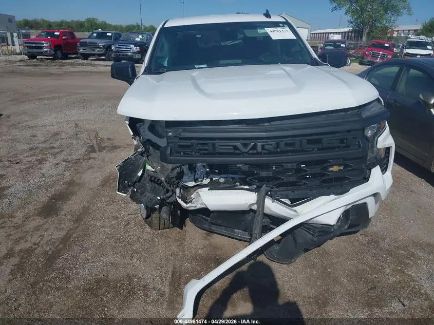 2024 CHEVROLET SILVERADO 1500 4WD  STANDARD BED CUSTOM