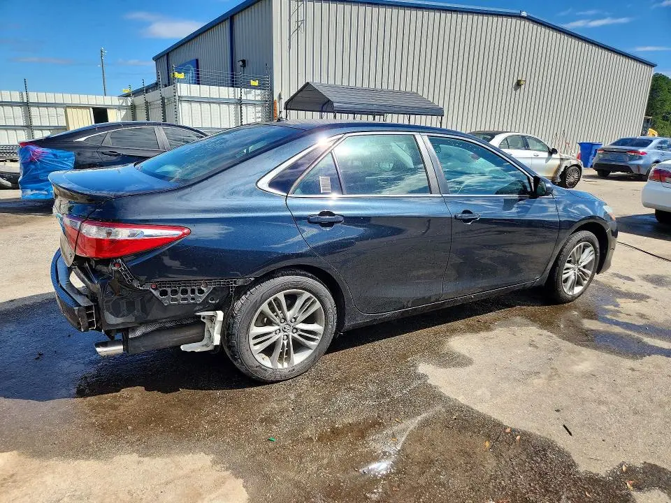 2015 TOYOTA CAMRY SE  