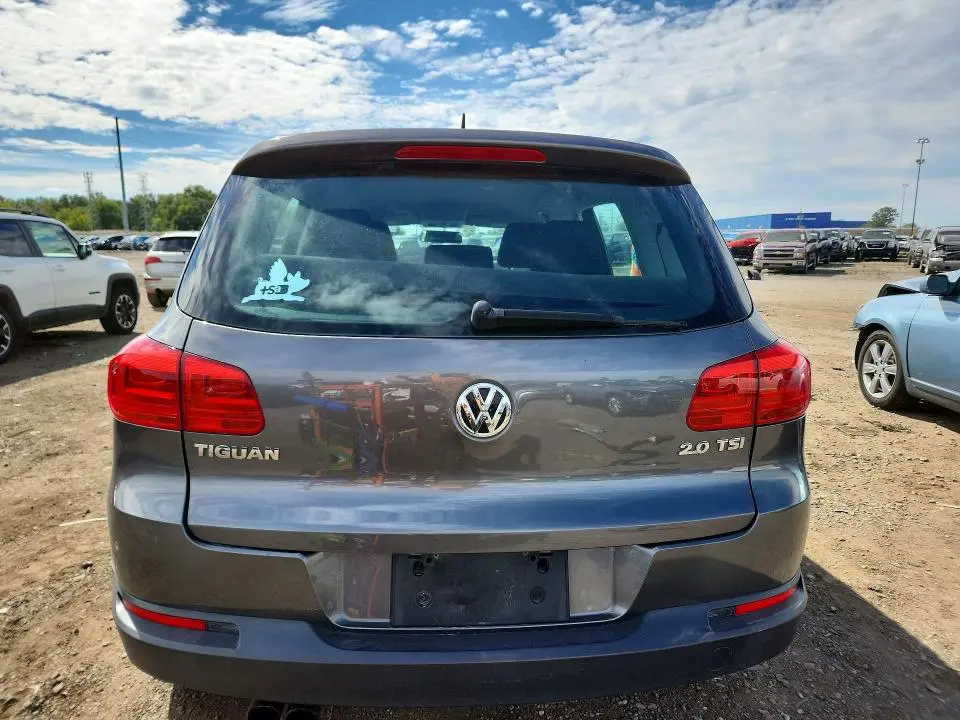 2012 VOLKSWAGEN TIGUAN S  