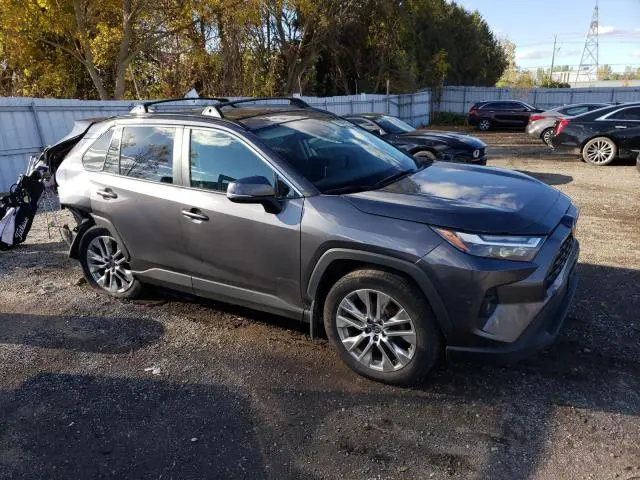 2022 TOYOTA RAV4 XLE  