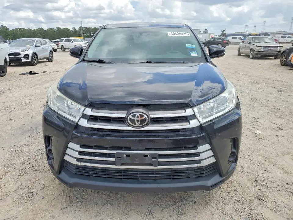 2019 TOYOTA HIGHLANDER LE  