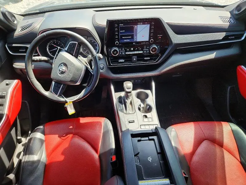 2022 TOYOTA HIGHLANDER XSE  
