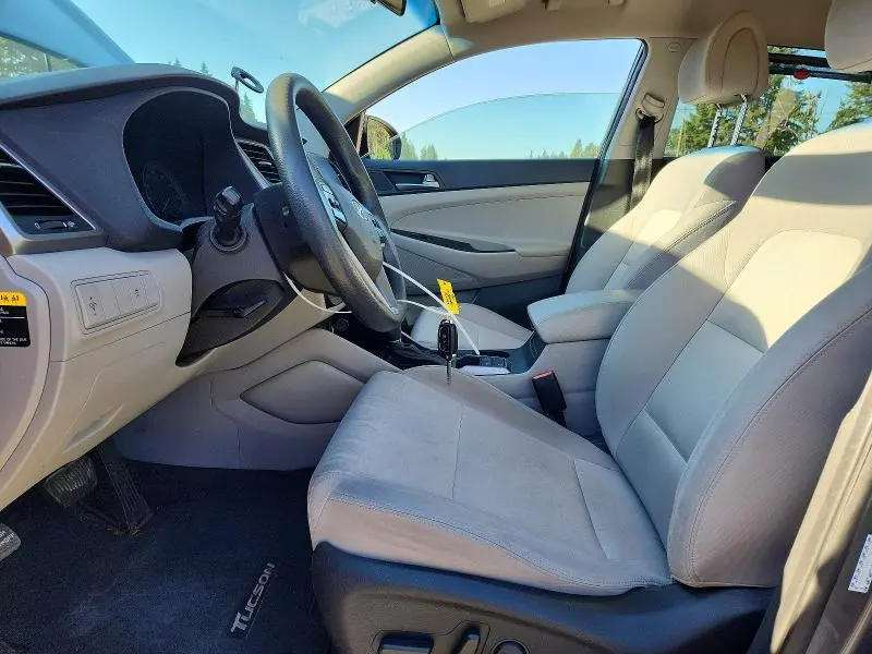2017 HYUNDAI TUCSON SE  