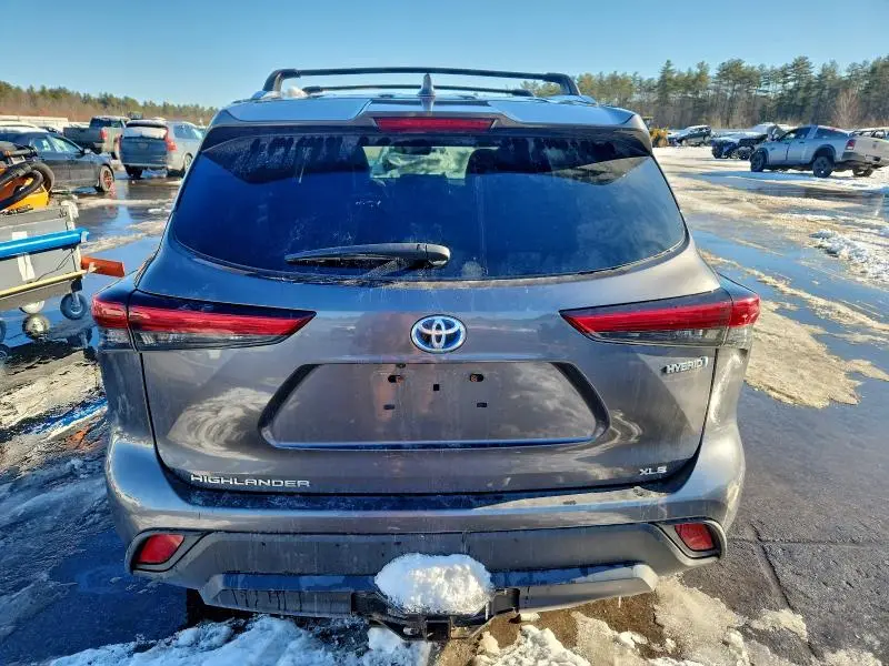 2020 TOYOTA HIGHLANDER HYBRID XLE  