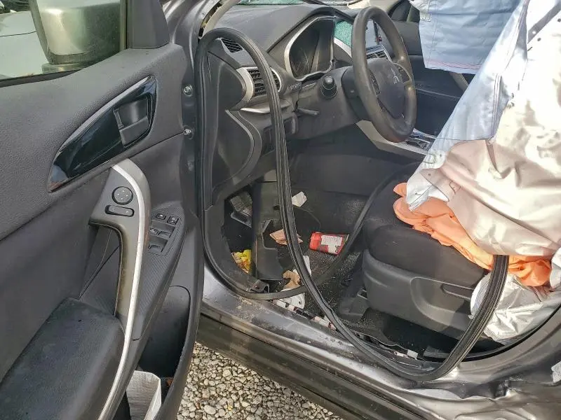 2020 MITSUBISHI ECLIPSE CROSS ES  