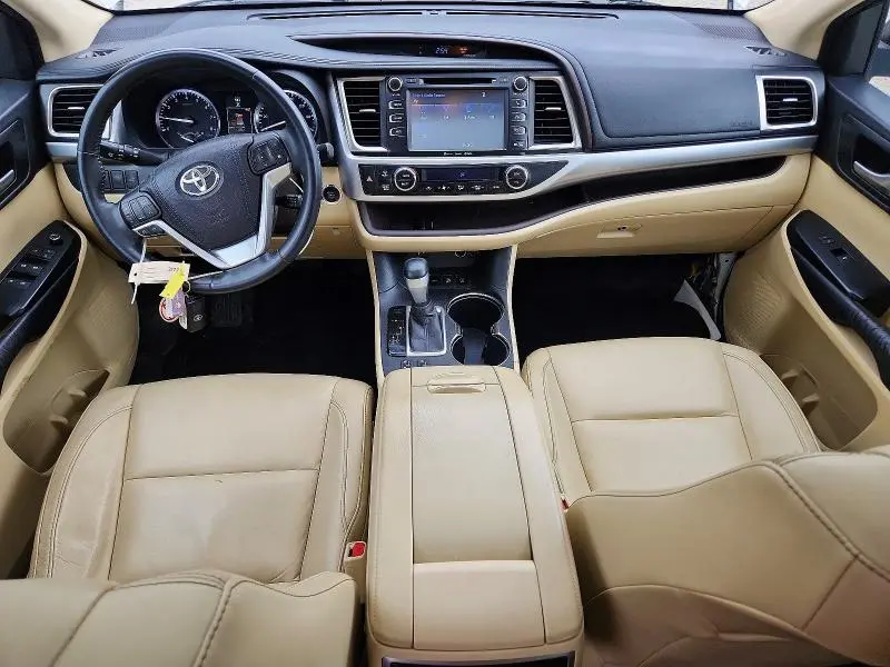 2016 TOYOTA HIGHLANDER XLE  