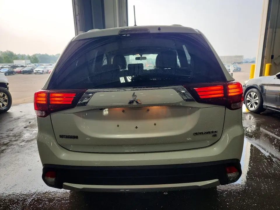 2016 MITSUBISHI OUTLANDER SE  