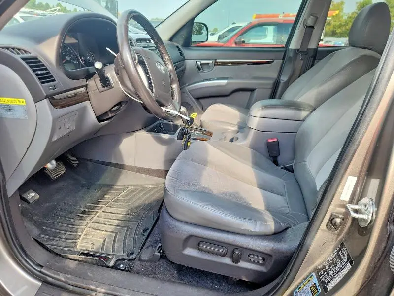 2012 HYUNDAI SANTA FE SE  