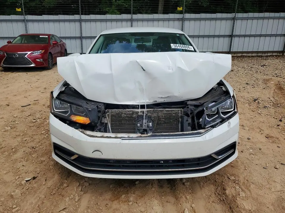 2017 VOLKSWAGEN PASSAT S  